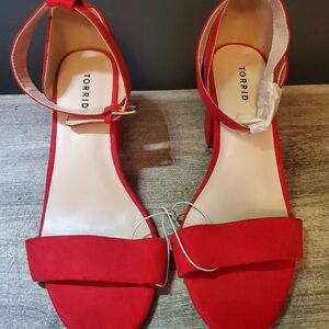 NWT Torrid red single strap block heel sandals 9W